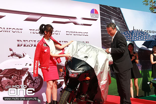 Honda CTX700 Myolie Wu 胡杏兒