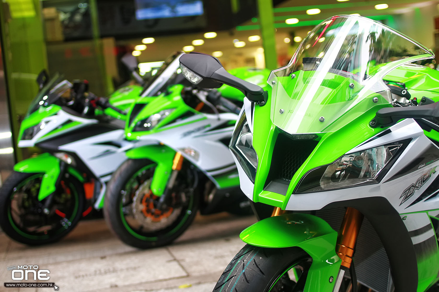 川崎忍者30周年纪念版ZX-10R压轴登场_牛摩网