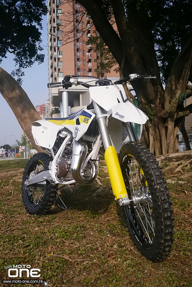 2015_HUSQVARNA_TC85