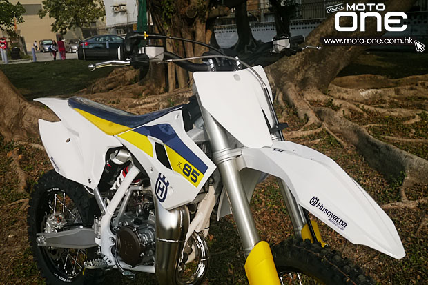 2015_HUSQVARNA_TC85