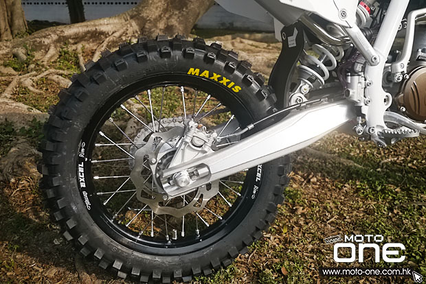 2015_HUSQVARNA_TC85