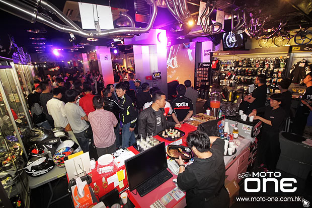 2015 APRILIA RSV4 RF & TUONO Factory launching party