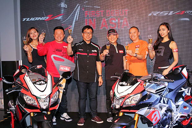 2015 APRILIA RSV4 RF & TUONO Factory launching party