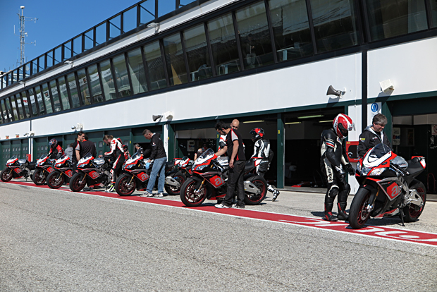 2015 APRILIA RSV4 RF TUONO 1100 V4 Days