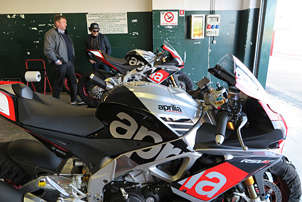 2015 APRILIA RSV4 RF TUONO 1100 V4 Days