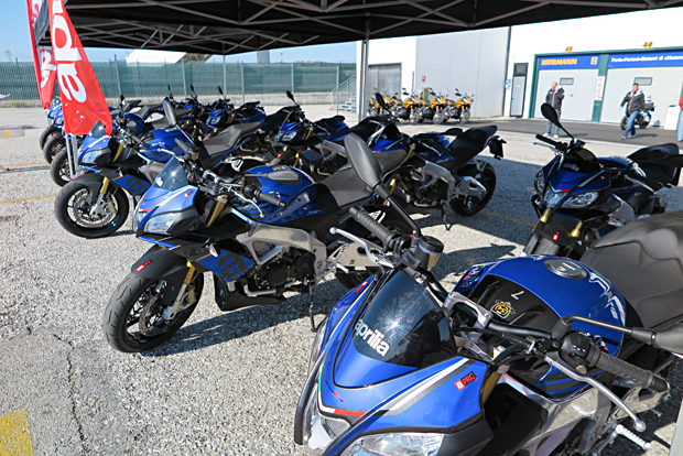 2015 APRILIA RSV4 RF TUONO 1100 V4 Days