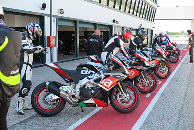 2015 APRILIA RSV4 RF TUONO 1100 V4 Days