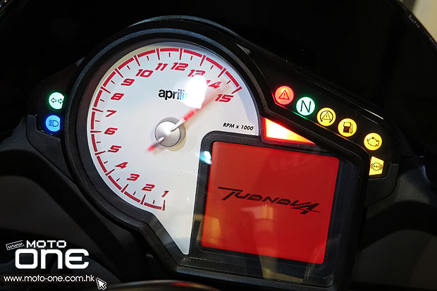2015 APRILIA TUONO V4 1100 RR