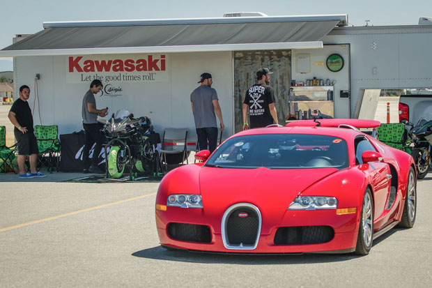 2015 Kawasaki H2R vs Supercar