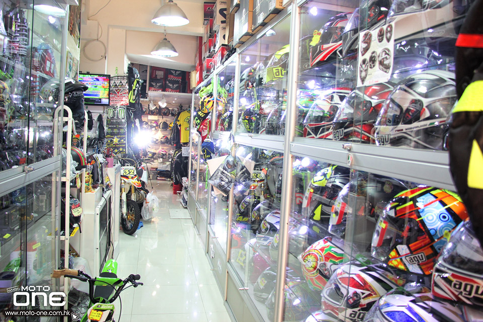 wai on helmet shop
