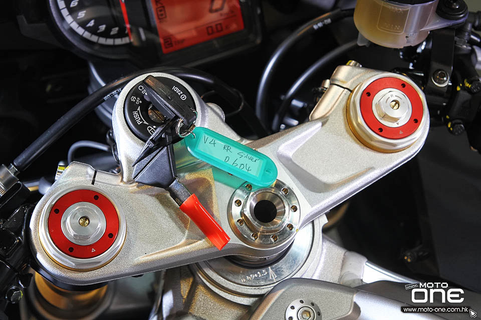 2015 APRILIA RSV4 RR RACE PACK