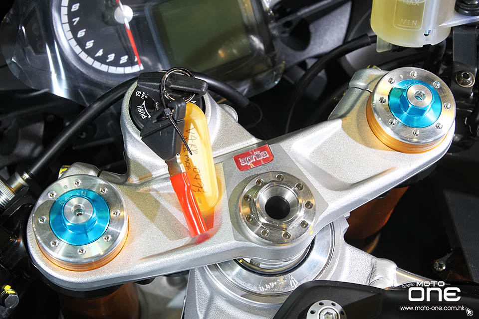 2015 APRILIA RSV4 RR RACE PACK