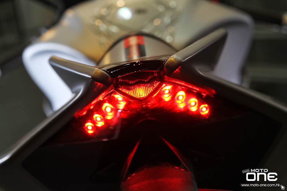 2015 APRILIA RSV4 RR RACE PACK