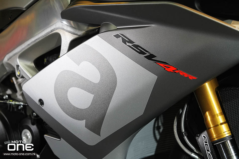 2015 APRILIA RSV4 RR RACE PACK