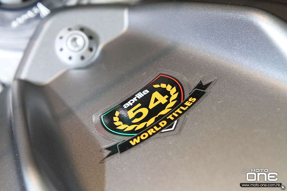 2015 APRILIA RSV4 RR RACE PACK