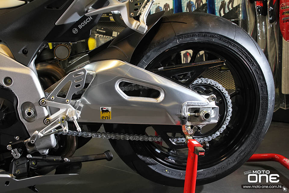 2015 APRILIA RSV4 RR RACE PACK