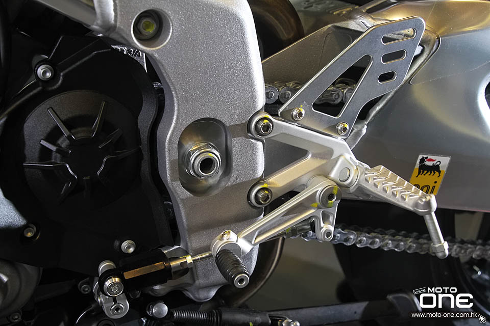 2015 APRILIA RSV4 RR RACE PACK