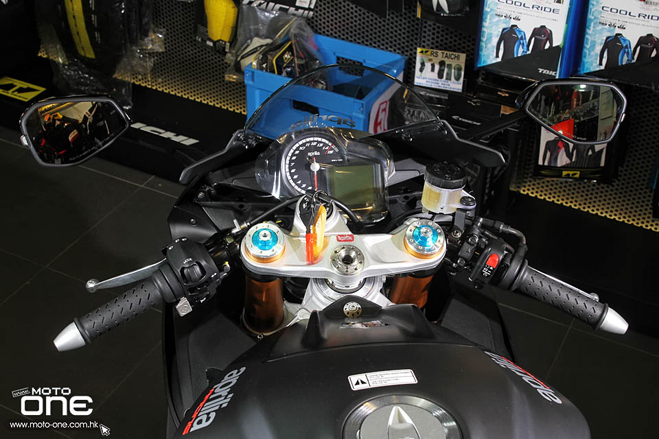 2015 APRILIA RSV4 RR RACE PACK