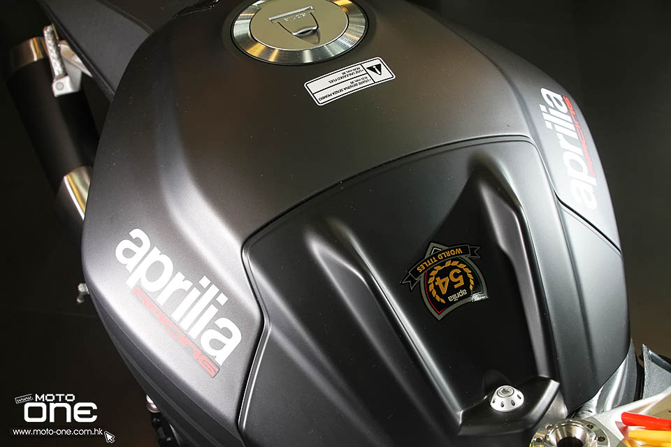 2015 APRILIA RSV4 RR RACE PACK