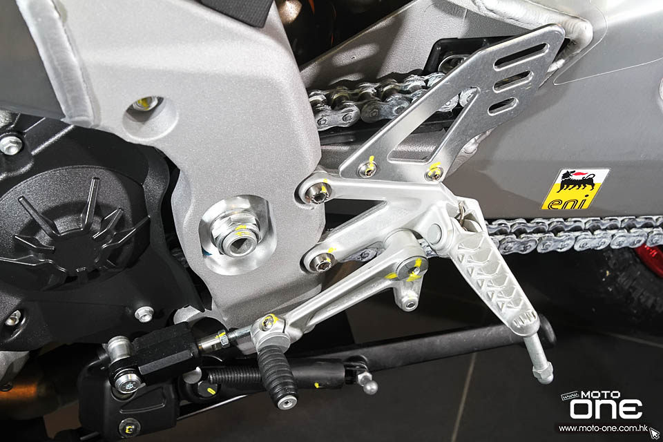 2015 APRILIA RSV4 RR RACE PACK