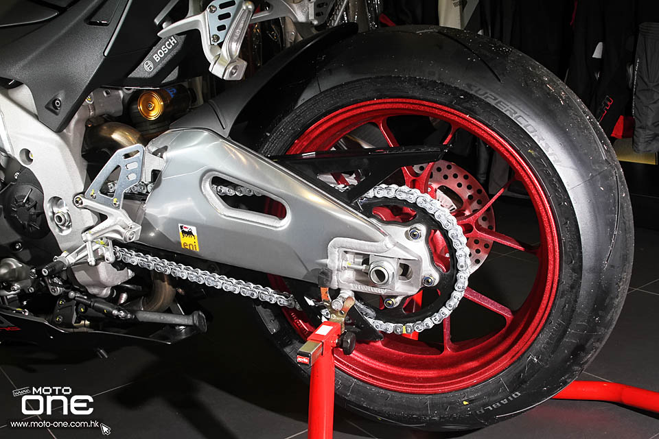 2015 APRILIA RSV4 RR RACE PACK