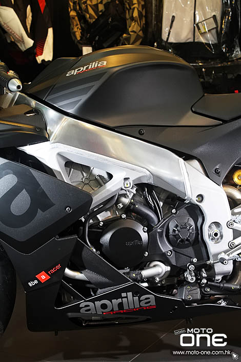 2015 APRILIA RSV4 RR RACE PACK