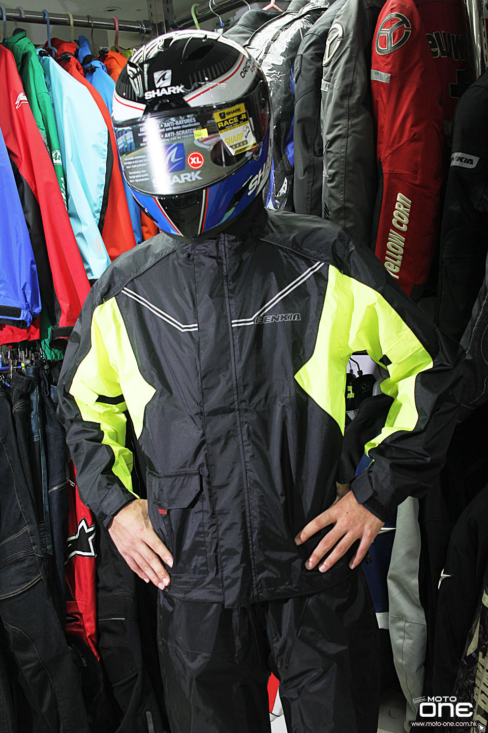 2015 BENKIA rain suit