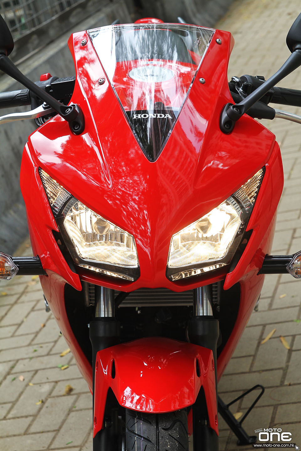 2015 HONDA CBR300R