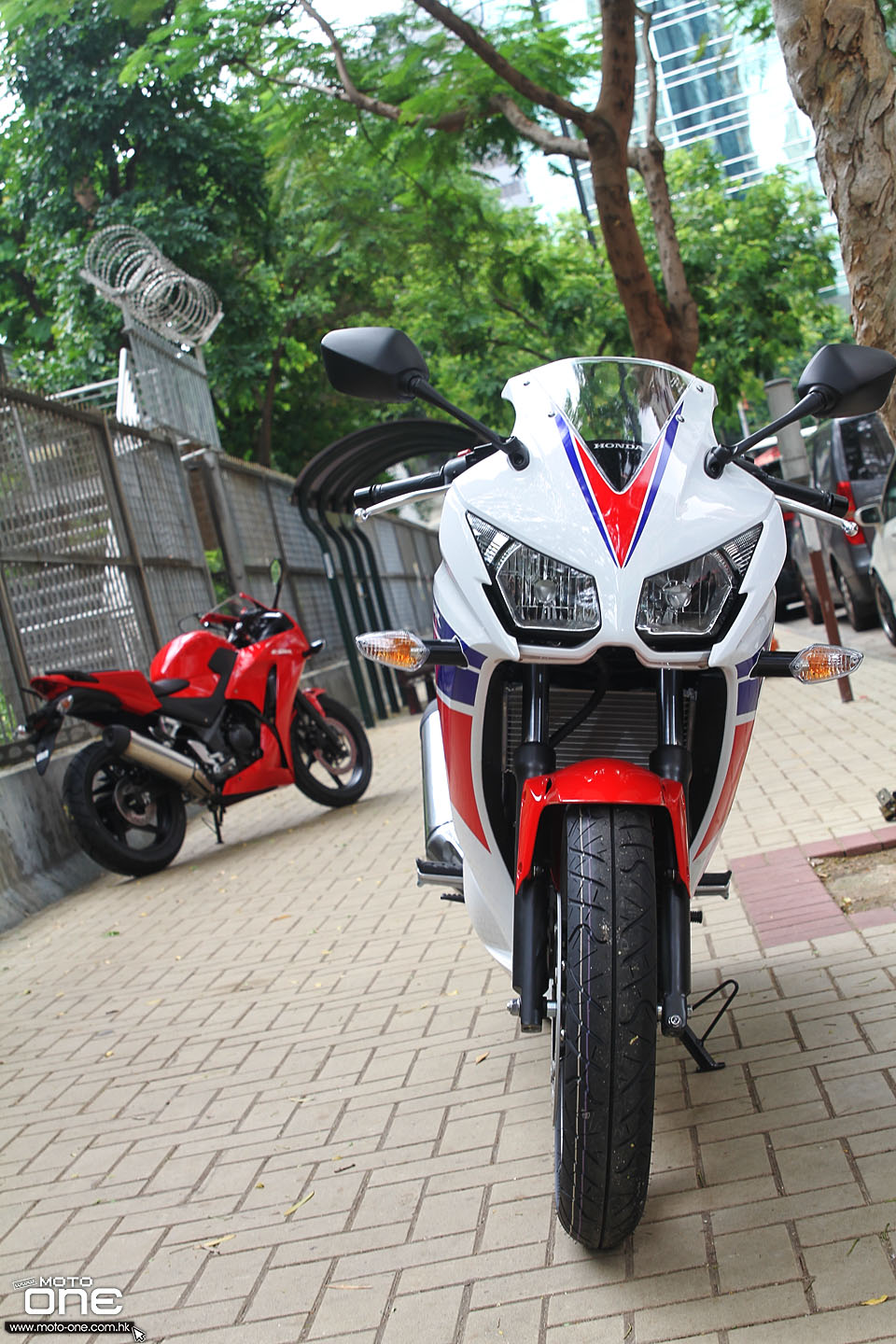 2015 HONDA CBR300R