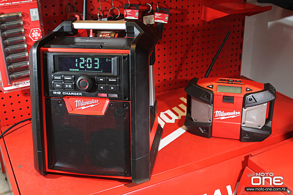 2015 Milwaukee M18 Jobsite Radio Charger