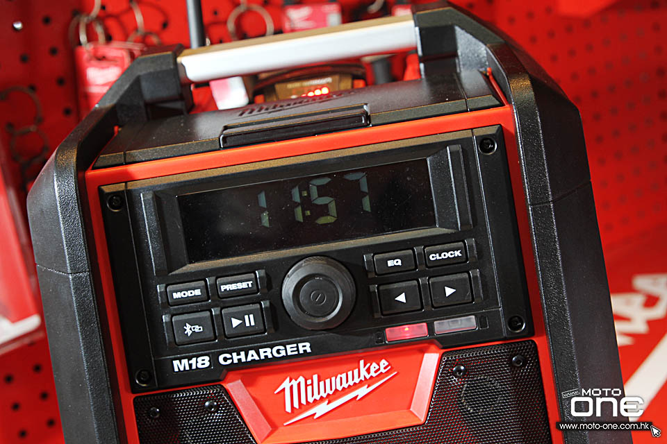 2015 Milwaukee M18 Jobsite Radio Charger