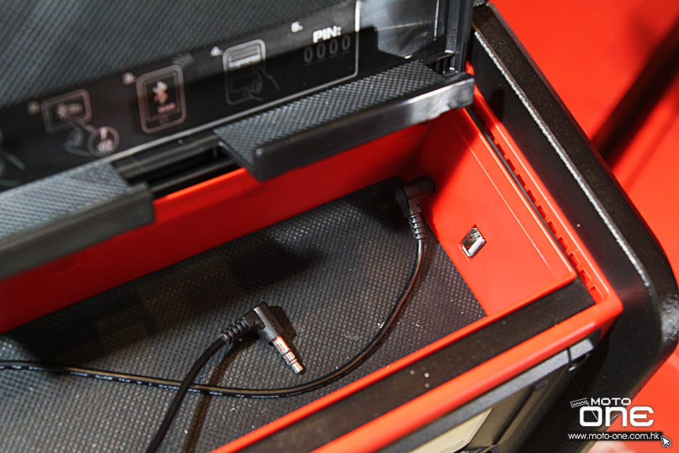 2015 Milwaukee M18 Jobsite Radio Charger