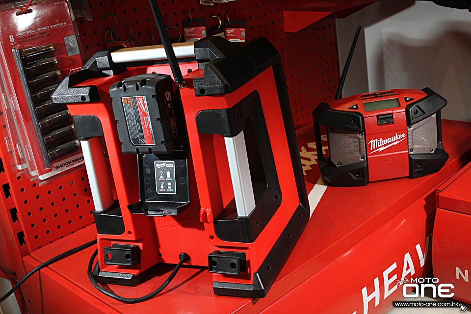 2015 Milwaukee M18 Jobsite Radio Charger