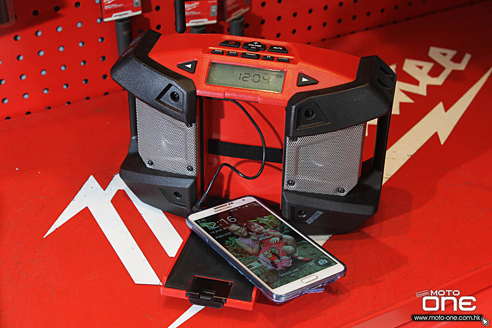 2015 Milwaukee M18 Jobsite Radio Charger