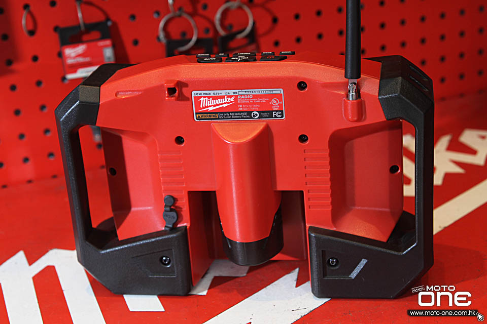 2015 Milwaukee M18 Jobsite Radio Charger