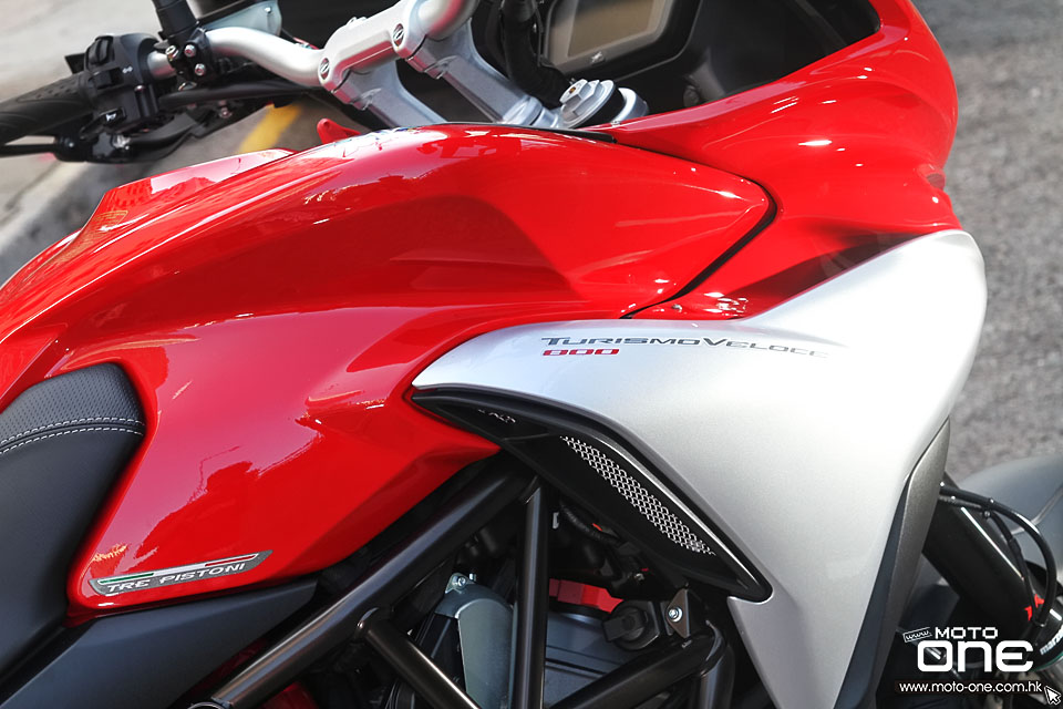 2015 MV Agusta Turismo Veloce 800