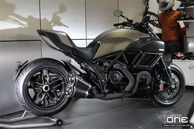 2015 DUCATI DIAVEL Titanium