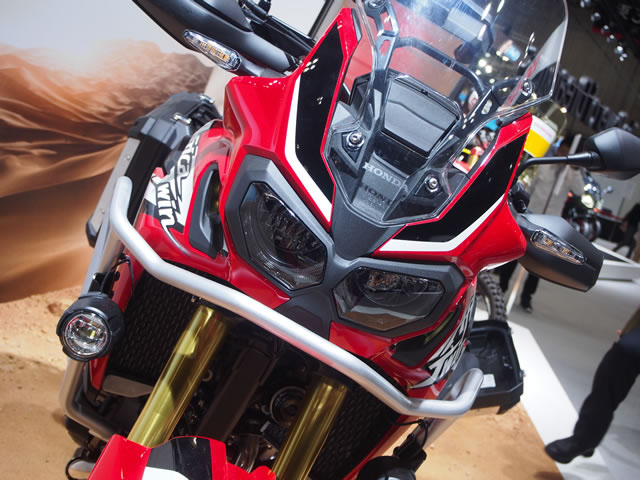 thumbnail image 2 of Barkbusters VPS White Handguards & Fit Kit For Honda CRF1000L Africa Twin (2016-2019) 2 of 4
