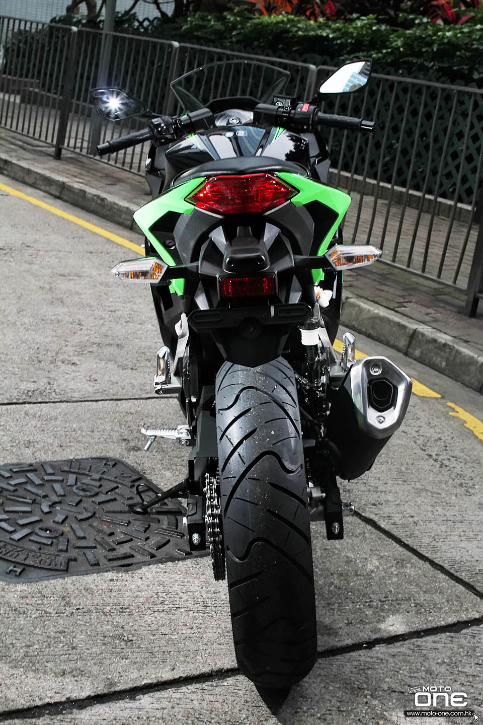 2016 KAWASAKI NINJA 300 ABS KRT EDITION