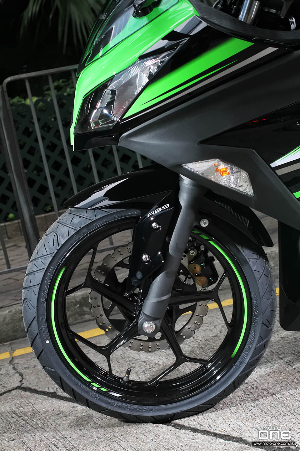 2016 KAWASAKI NINJA 300 ABS KRT EDITION