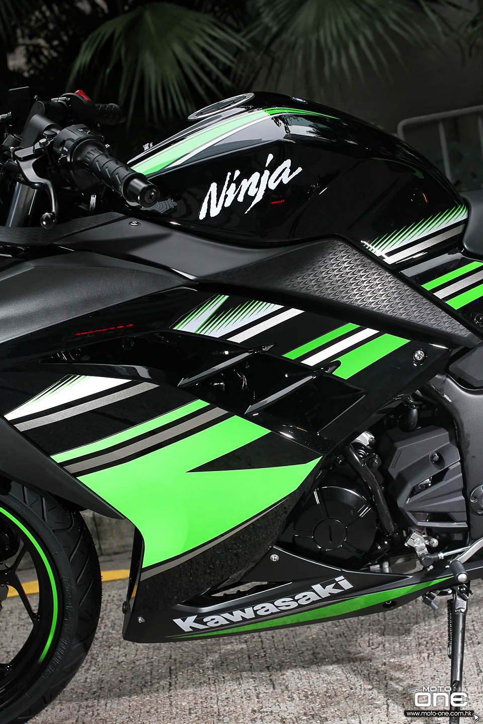 2016 KAWASAKI NINJA 300 ABS KRT EDITION