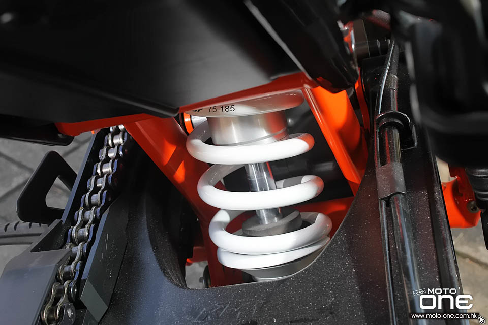 2016 KTM 690 Duke R ABS