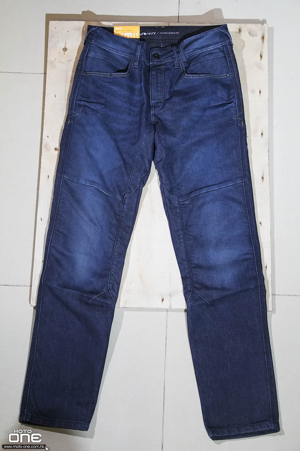 2016 REVIT Jeans Seattle Rockefeller