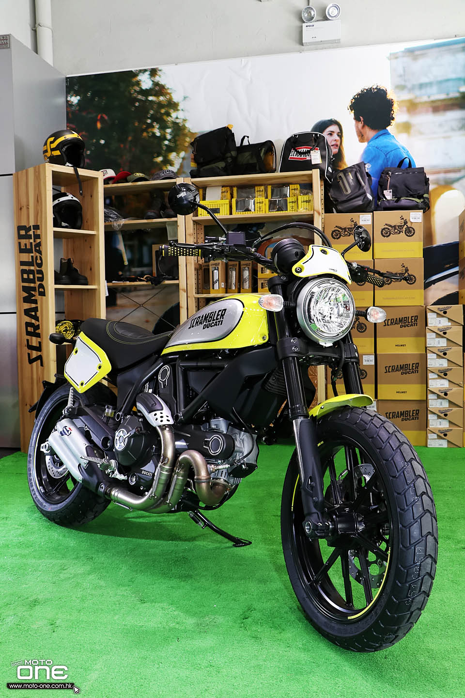 2016 DUCATI SCRAMBLER Flat Track PRO