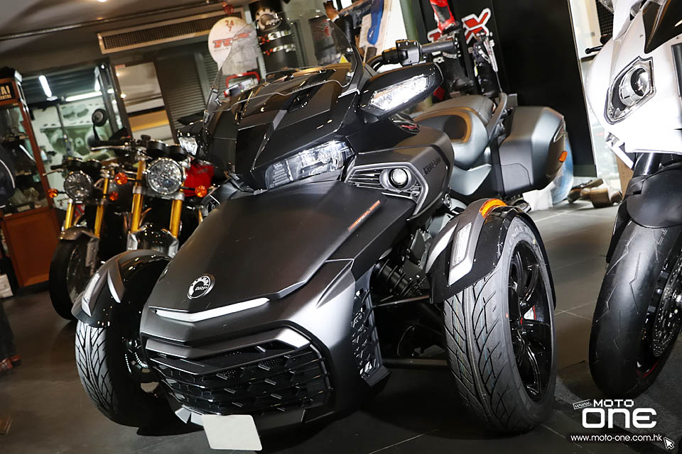 2016 Can Am Spyder F3 LTD Triple black series