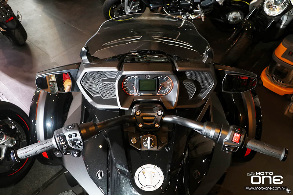 2016 Can Am Spyder F3 LTD Triple black series