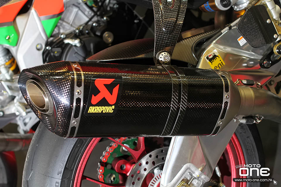 2016 APRILIA RSV4 R-FW Stock2 APX Race