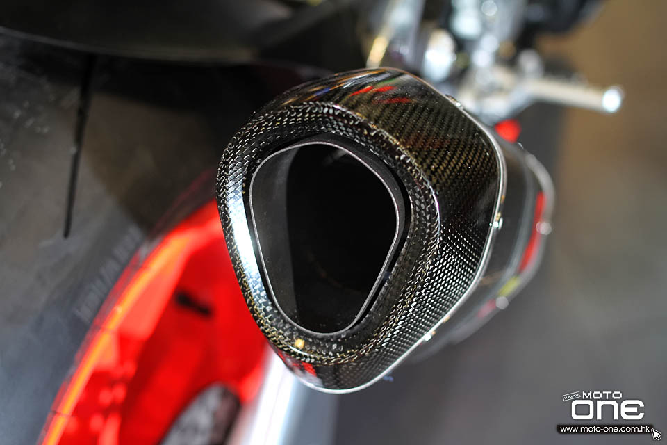 2016 APRILIA RSV4 R-FW Stock2 APX Race