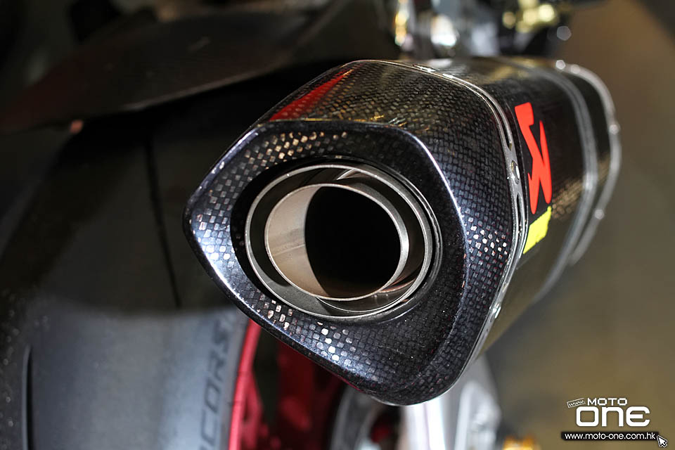 2016 APRILIA RSV4 R-FW Stock2 APX Race