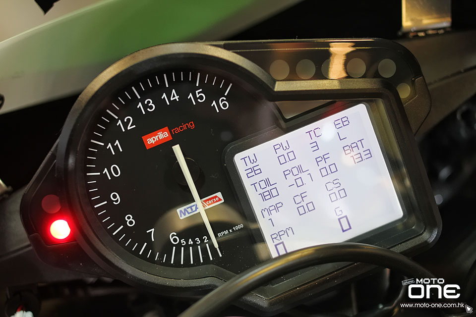 2016 APRILIA RSV4 R-FW Stock2 APX Race